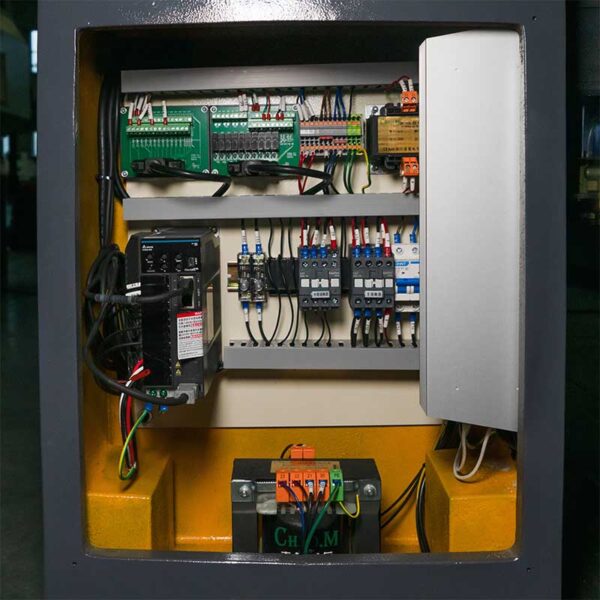 TORNO-CNC-CK0620A2-1