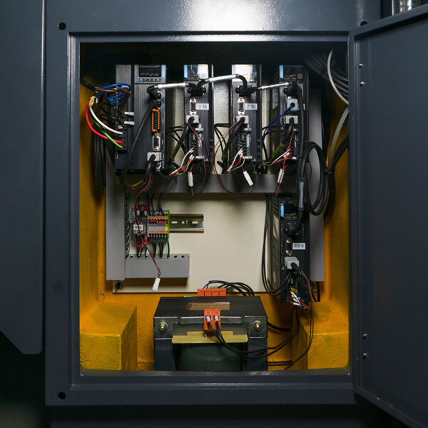 TORNO-CNC-CK201-Y-4