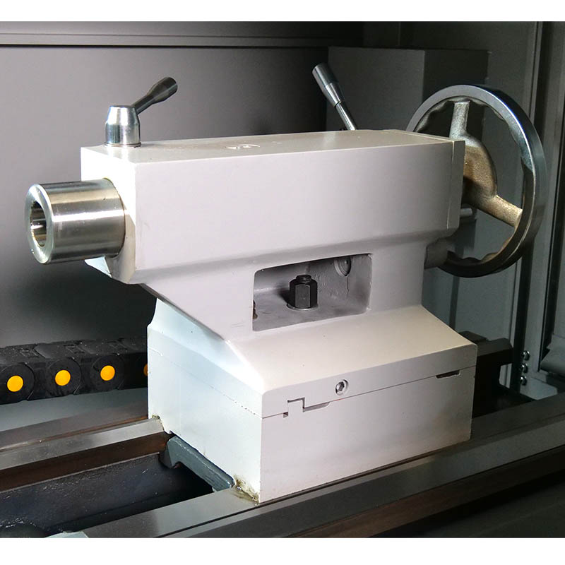 TORNO-CNC-de-BANDA-PLANA-CDK6150-5