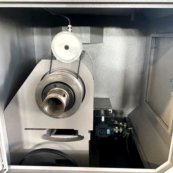 TORNO-CNC-de-BANDA-PLANA-CK6136-3