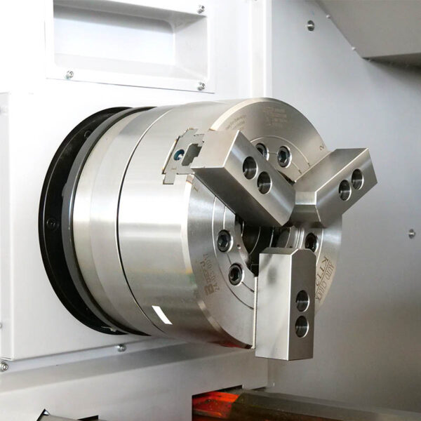 TORNO-CNC-de-BANDA-PLANA-CK6150-2