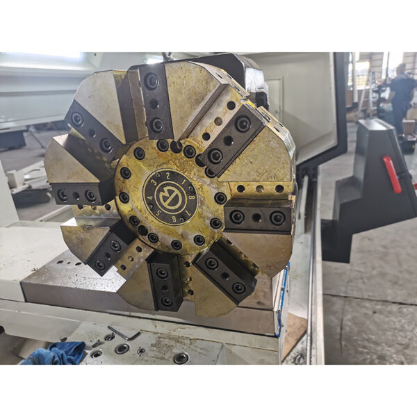 TORNO-CNC-de-BANDA-PLANA-CK6166-2