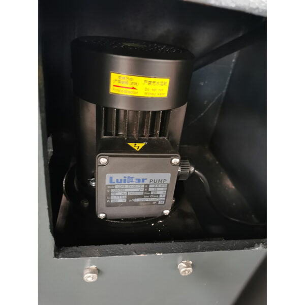 TORNO-CNC-de-BANDA-PLANA-CK6166-4