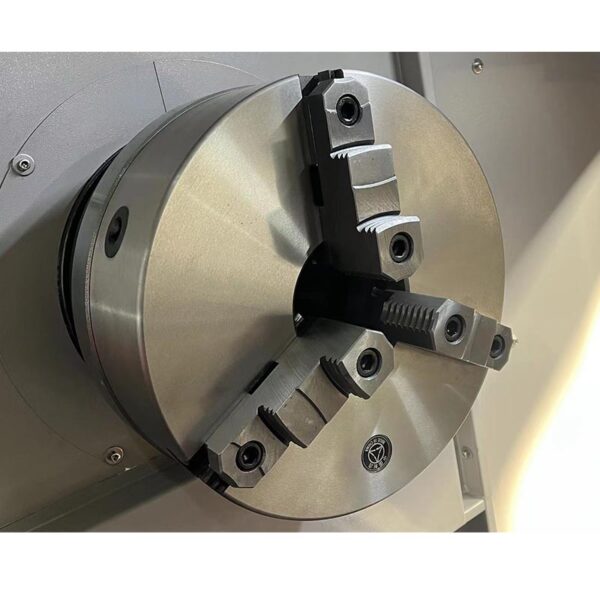 TORNO-CNC-de-BANDA-PLANA-CK6180-3