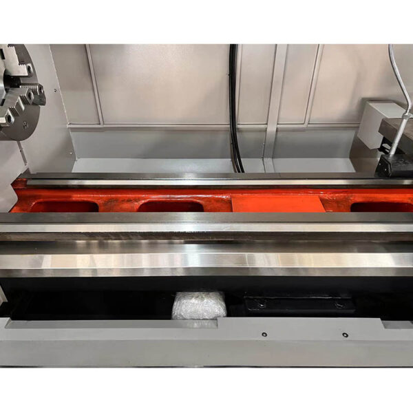 TORNO-CNC-de-BANDA-PLANA-CK6180-5