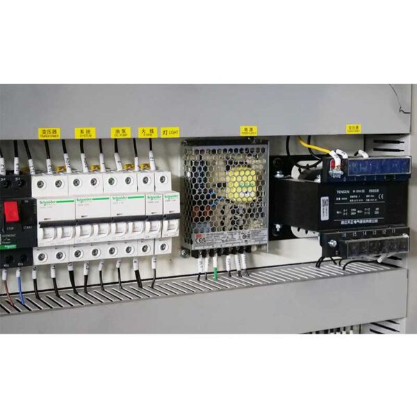 TORNO-PARA-ROSCAR-TUBOS-CNC-QK1335-7