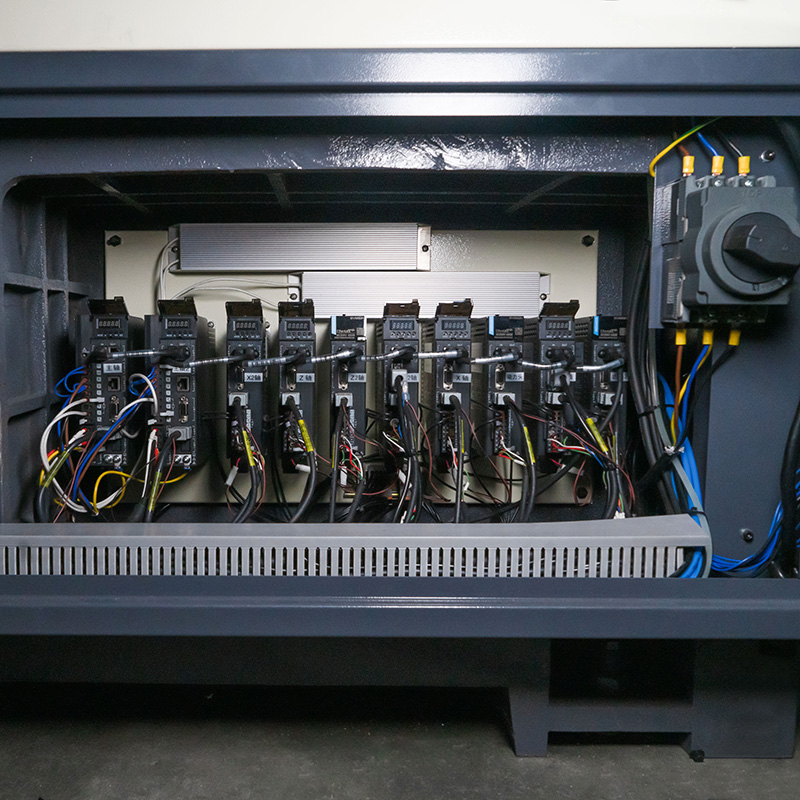 TORNO-SUIZO-CNC-B0706-7