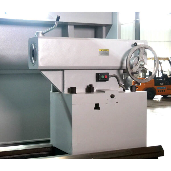TORNO-CNC-de-BANDA-PLANA-CK61160-1500-5