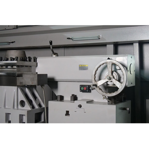 TORNO-CNC-de-BANDA-PLANA-CK61160-1500-6