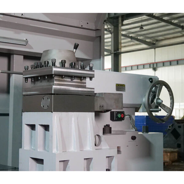 TORNO-CNC-de-BANDA-PLANA-CK61160-1500-7