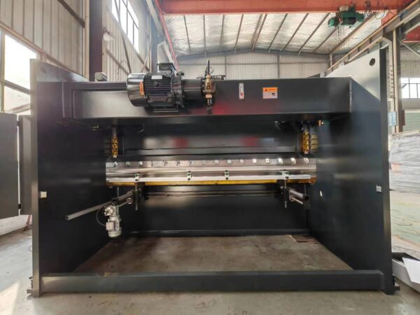 Máquina dobladora hidráulica de acero de alta precisión WC67Y-160X4000 con 4 m de longitud - Image 6